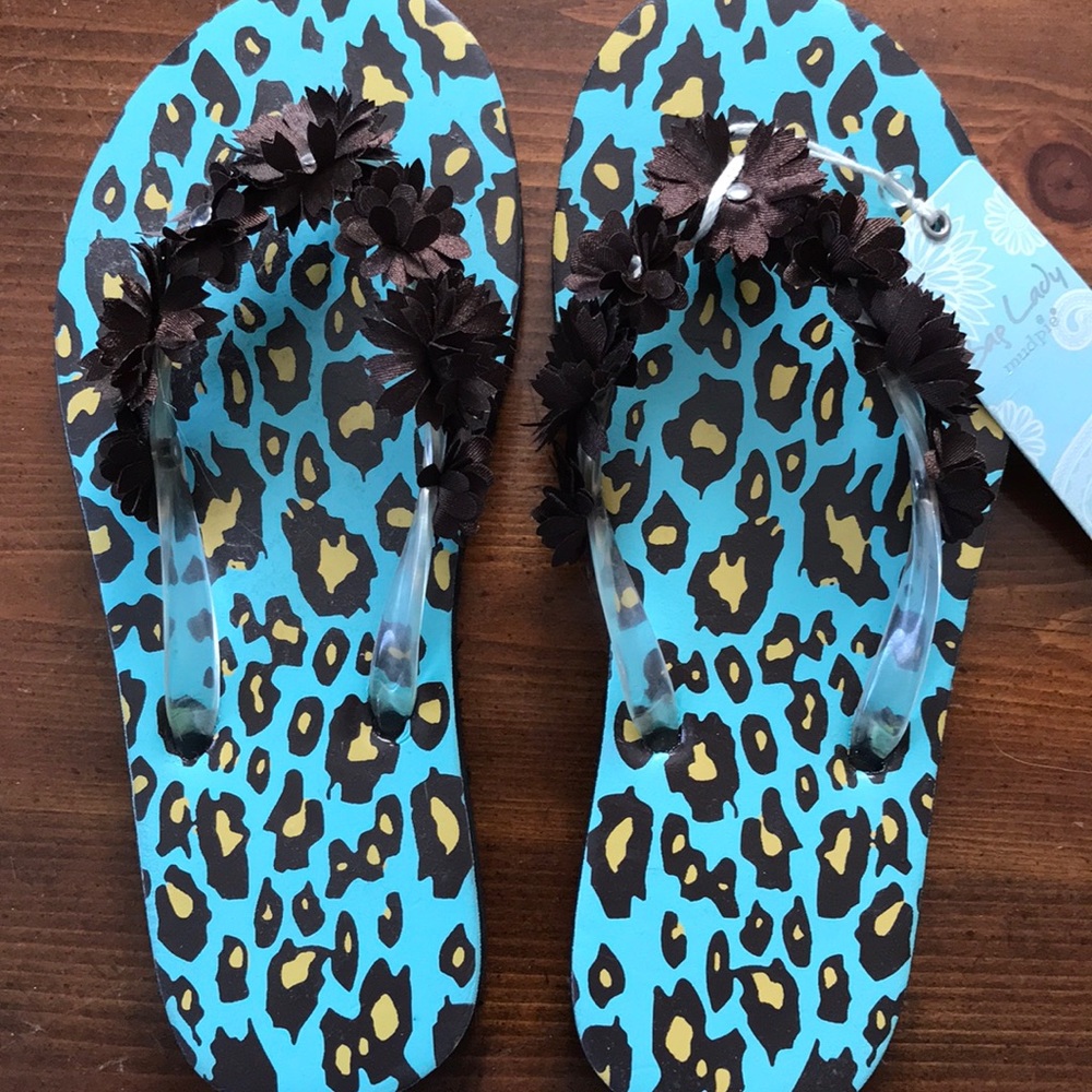 Mud pie flip flops
